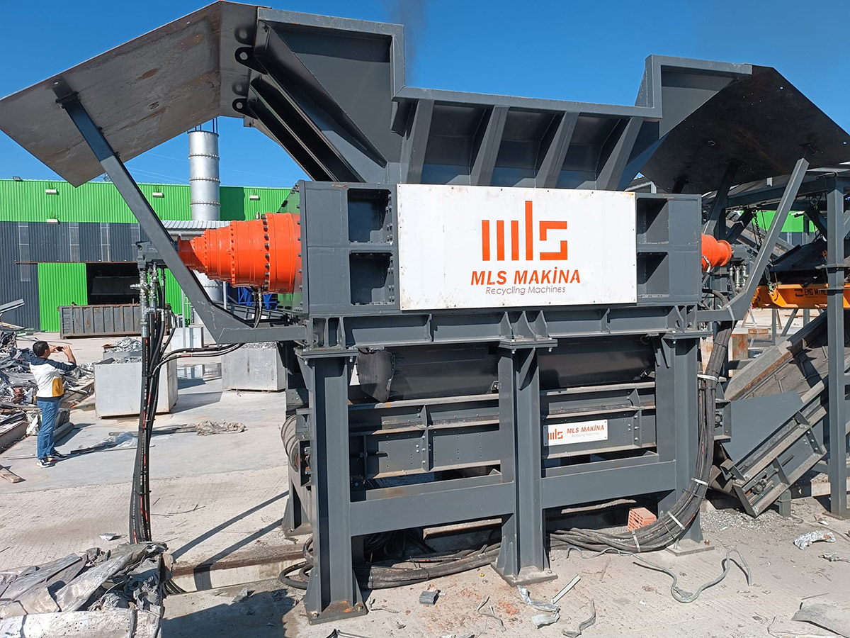 Çift Şaftlı Kırıcı 1 - MLS Makina